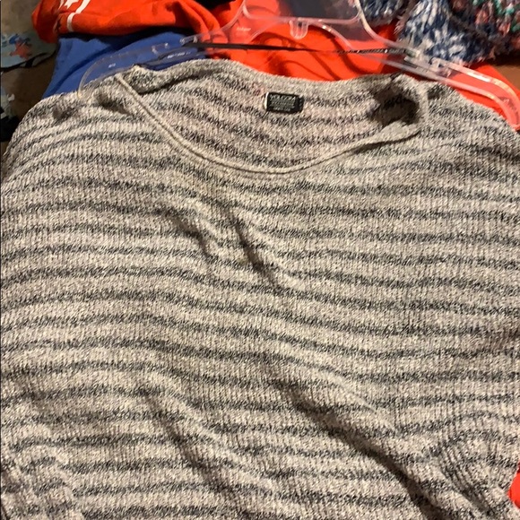 Oversized volcom sweater - Picture 2 of 2